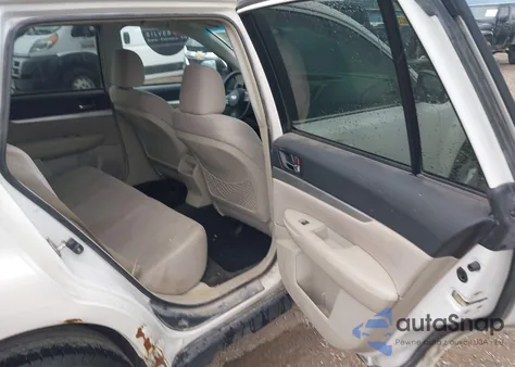 2013 Subaru Outback 2.5I Premium z USA, uszkodzony, nr VIN 4S4BRBCC3D3293800